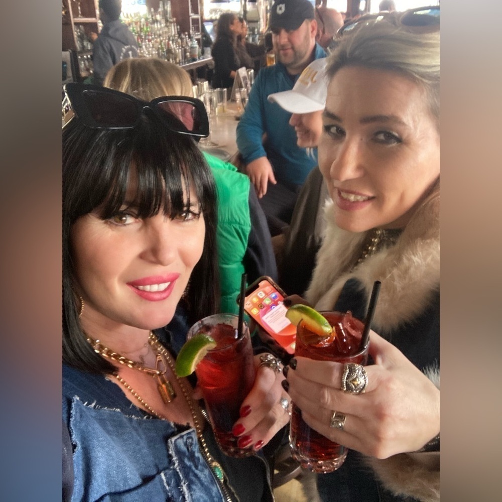 My first Posh & Sip with these lovely ladies ❤️ - Picture 2 of 12